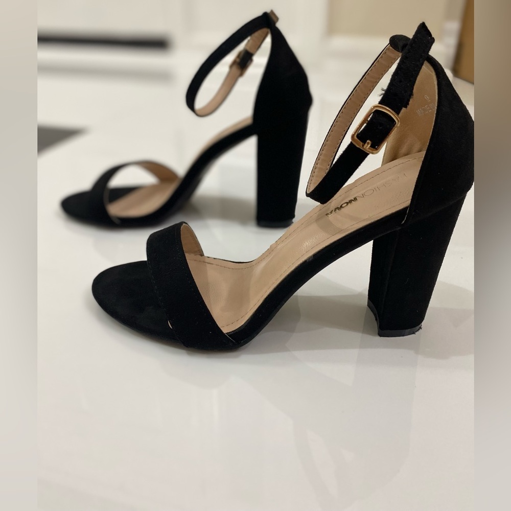 FASHION NOVA women’s ankle strap sandals